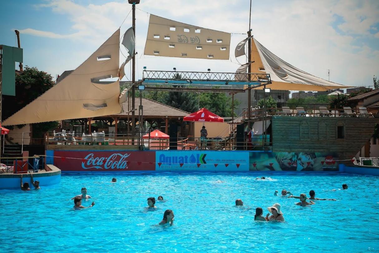 Aquapark Hotel & Villas Erevan Exterior foto